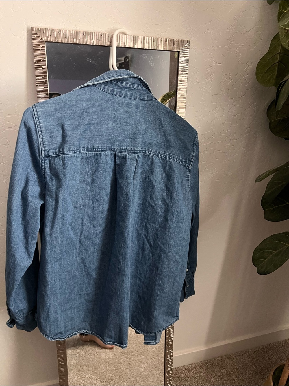 Banana Republic Women’s Denim Button-Up Jacket in Blue - Picture 4 of 4